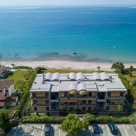 Seafront Apartment For 5 Guests With Amazing Views Appartement *