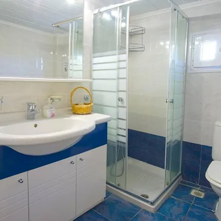 Seafront Apartment For 5 Guests With Amazing Views