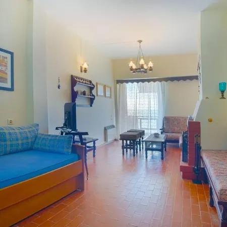 Seafront Apartment For 5 Guests With Amazing Views